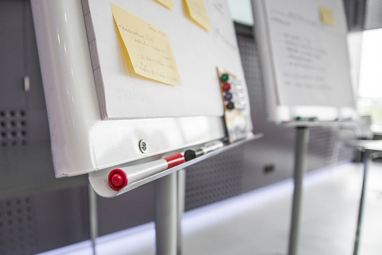 Équipement de bureau pour professionnels - Tout ce dont vous avez besoin