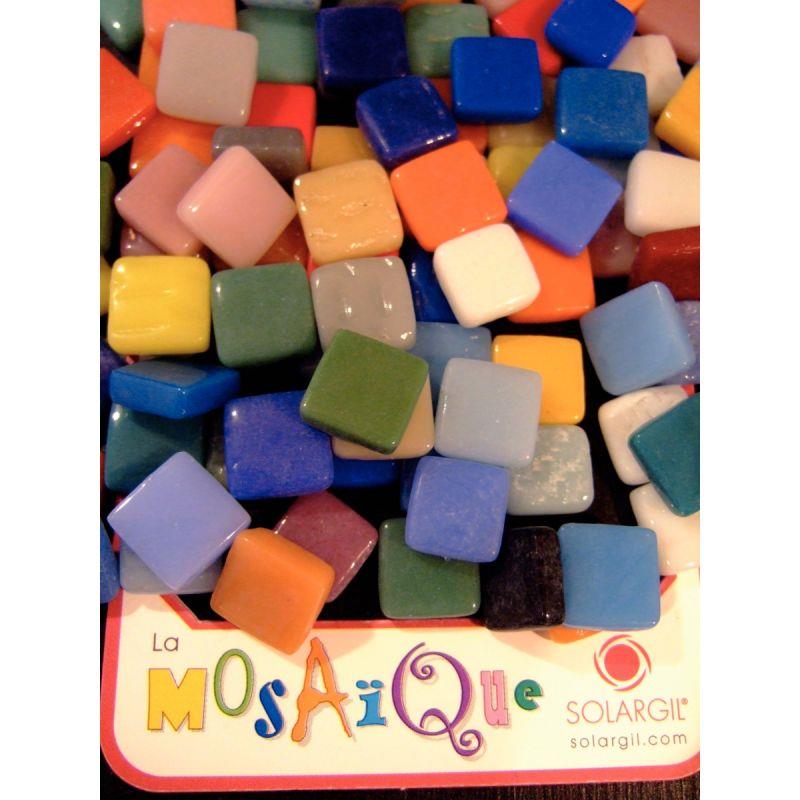Seau de 1 litre de mosaïques smalt en pâte de verre. 10 couleurs assorties format : 1,2x1,2 cm